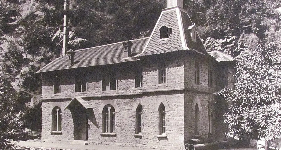 Hidroelektrana Vučje kod Leskovca na fotografiji iz 1903. godine
