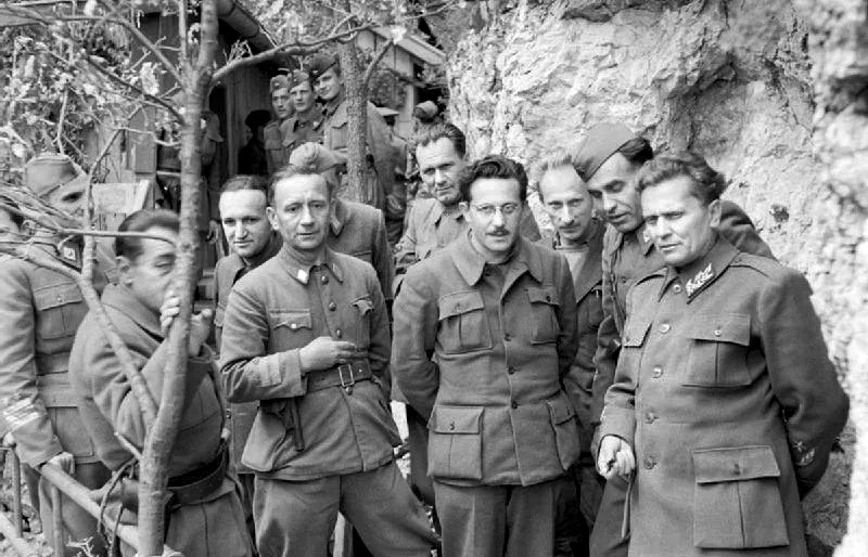 Josip Broz Tito u maršalskoj uniformi tokom Drugog svetskog rata